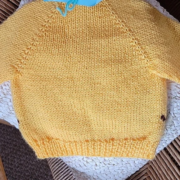 Handmade toddler cardigan, corn yellow with burgandy rocking horses, sz 18 month - Picture 7 of 10